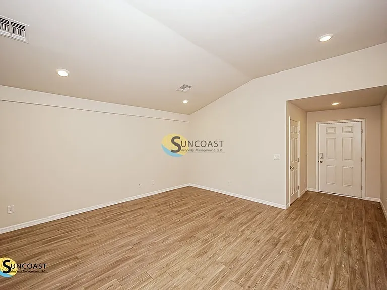 11161 Pendleton Ave — Photo 6
