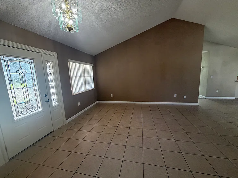 89 Westlee Ln — Photo 5