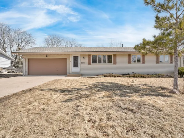 3400 Hillsboro Ave N, New Hope, MN 55427