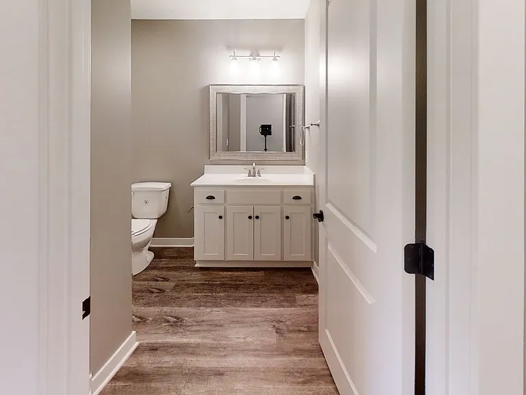 11867 Ridgeway Dr — Photo 7