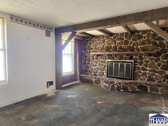 4th image of 210 N Lessie St