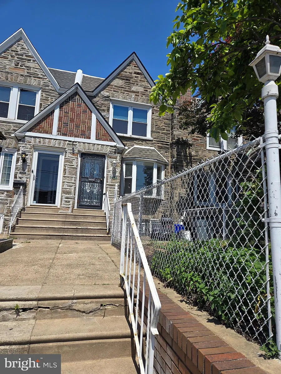 Building Photo - 5934 Castor Ave