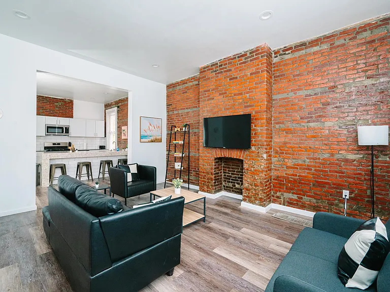 3204 Niagara St — Photo 9