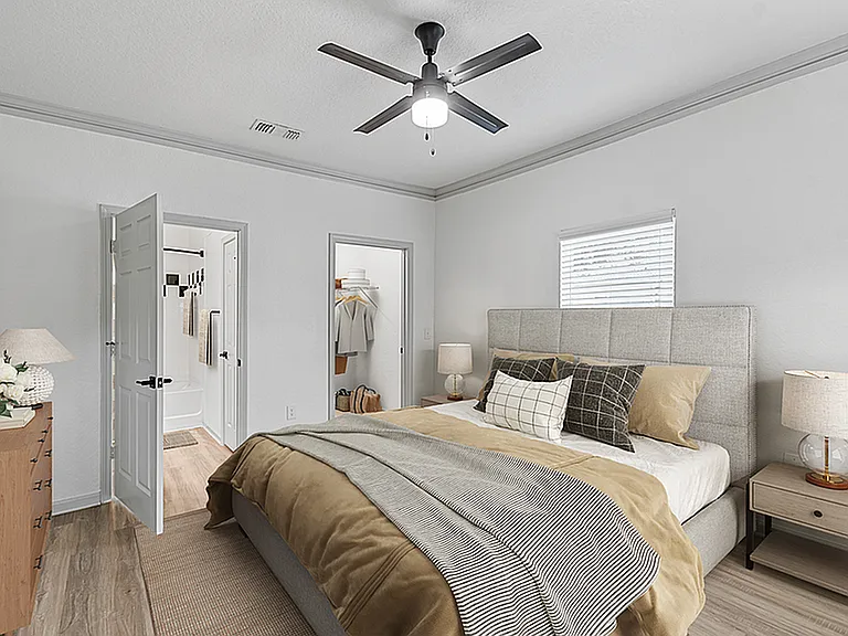 Halston World Gateway Apartment Homes — Photo 42