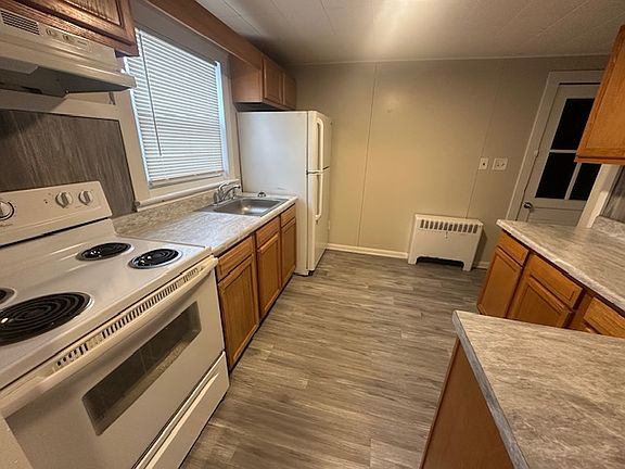 3rd image of 2306 Farview Ave
