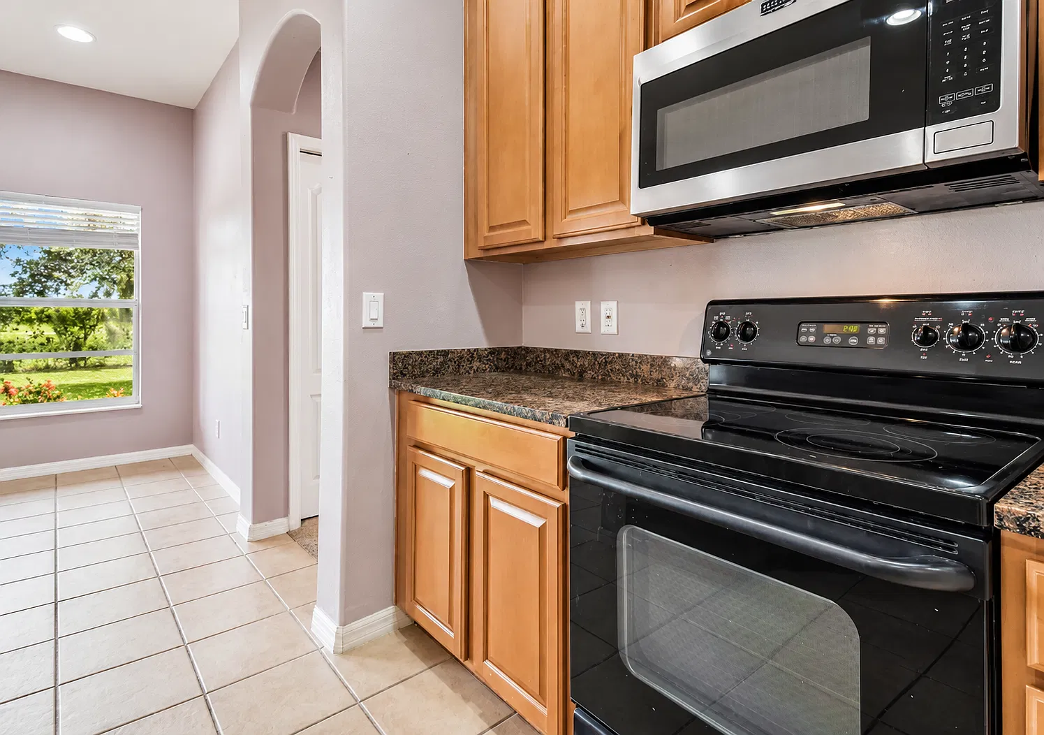 3 bed, 2022 sqft, $1,900 — Photo 4