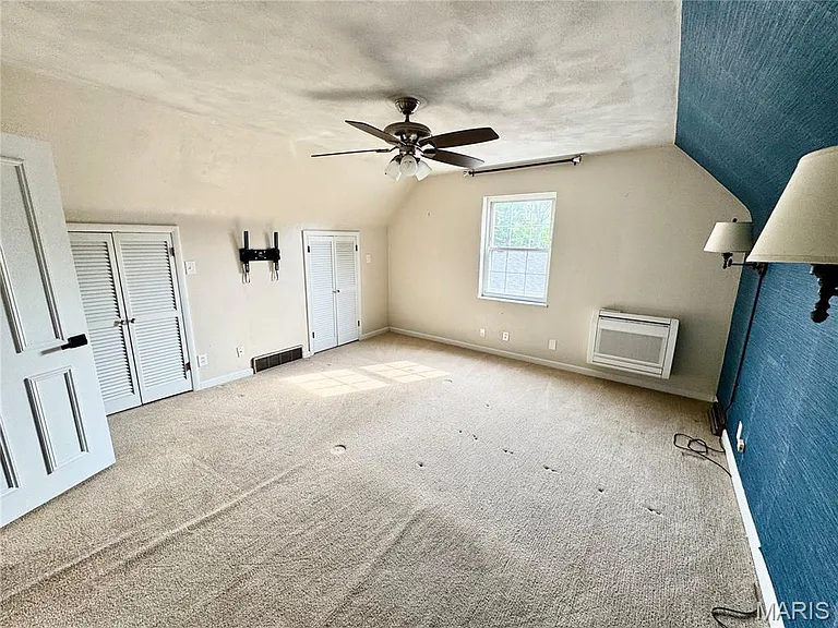 312 E 4th St — Photo 52