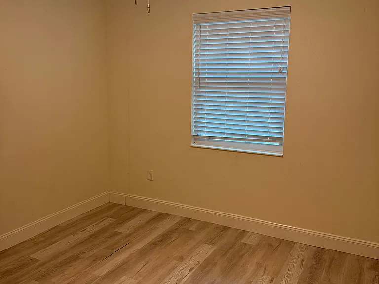 Unfurnished photos - 2nd bedroom