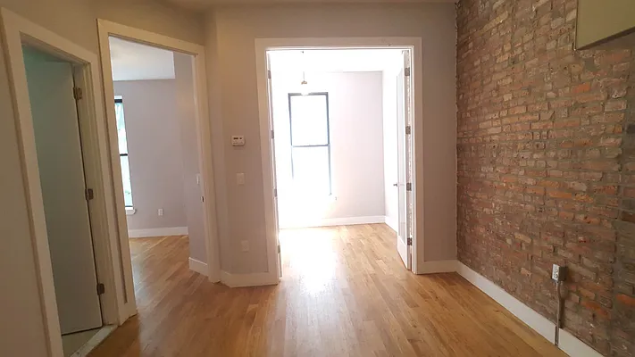 Rented by Evergreen Apartments BK | media 10