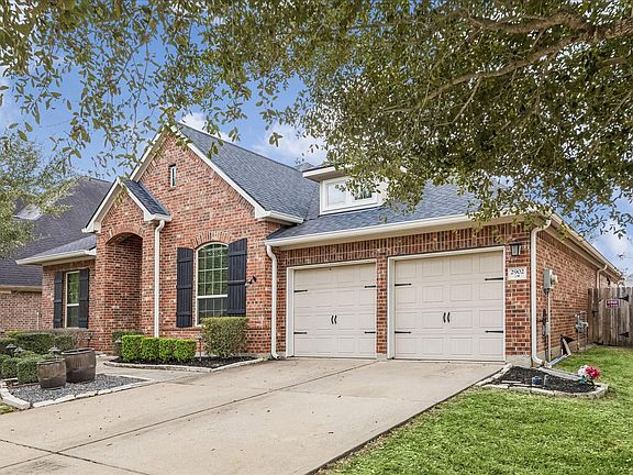 2nd image of 2902 Red Maple Dr