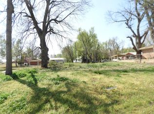 316 E Cedar St #4, Binger, OK 73009