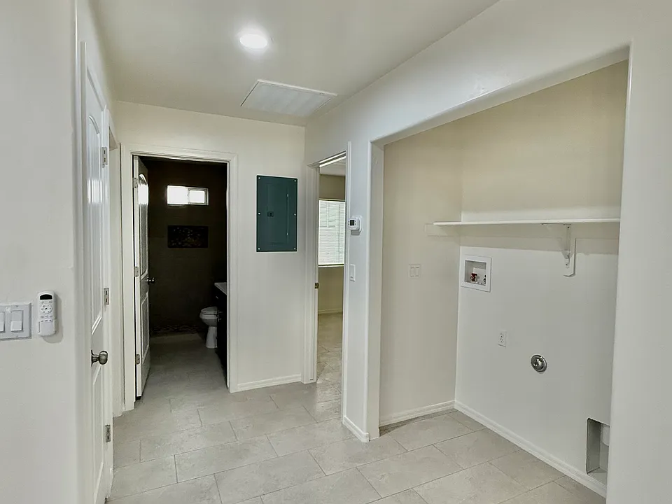 418 Flor Ct #1