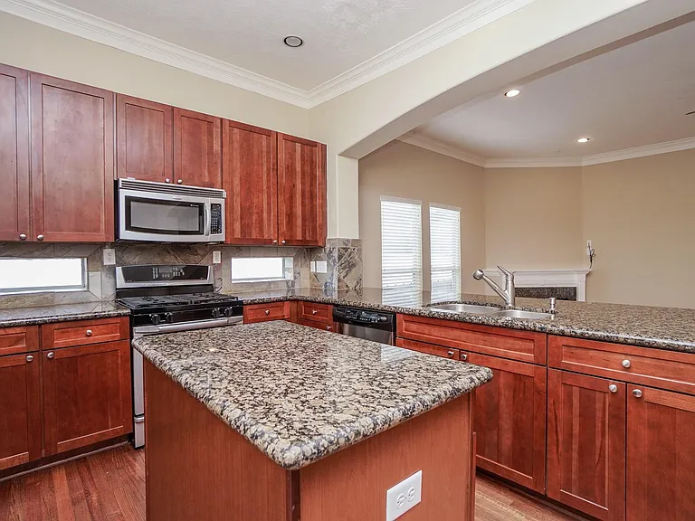 5730 Kansas St #B — Photo 12