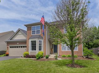 121 Oxford Ave, Sugar Grove, IL 60554