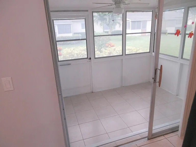 2572 Emory Dr E #J — Photo 10