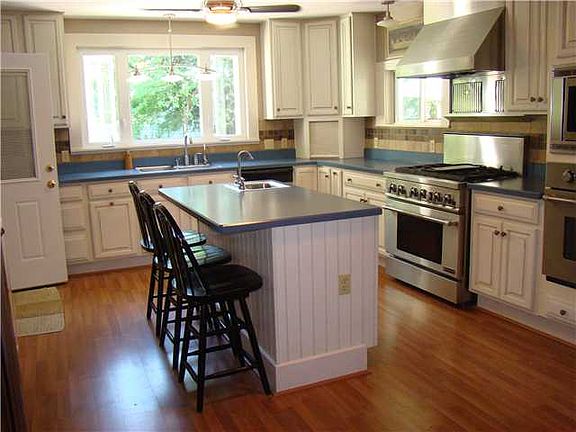 5th image of 517 E Gambier St