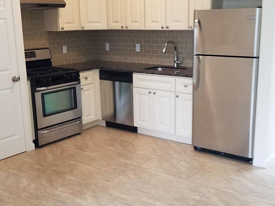1st image of 400 Forest Ave #2F