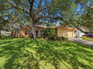 3301 Briarwood Ln, Safety Harbor, FL 34695