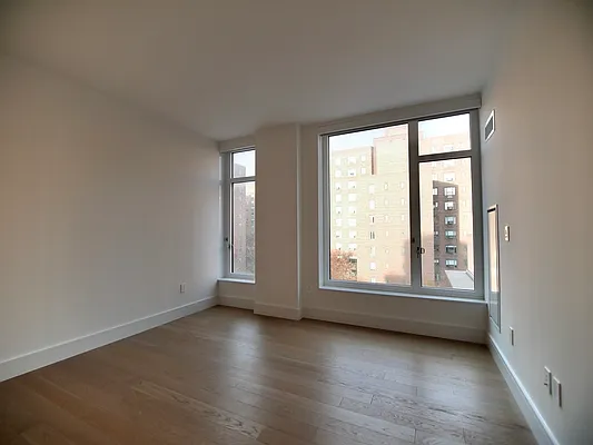 Rented by Extell Marketing Group LLC | media 33