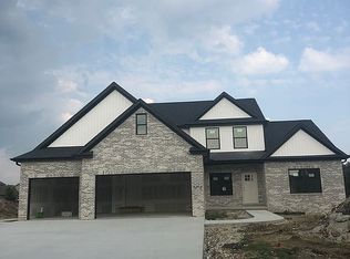 2505 Riverwoods Ln, Bloomington, IL 61705