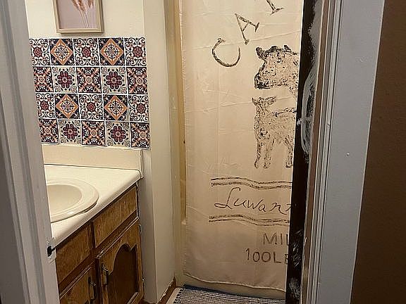 3rd image of 1499 Johnson Rd
