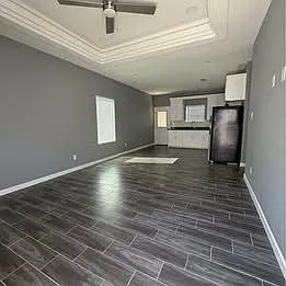 2922 W Driftwood St #1 — Photo 5