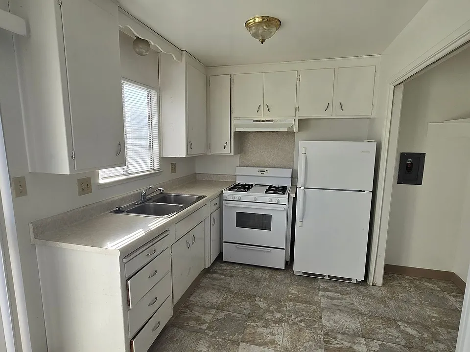 1915 Celeste Ct #B