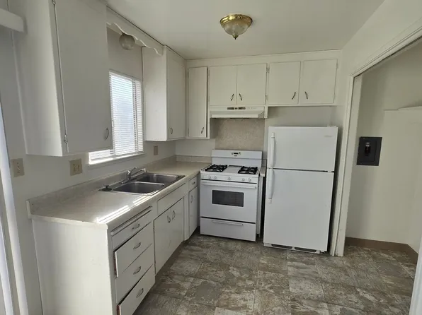 1915 Celeste Ct APT D, Modesto, CA 95355