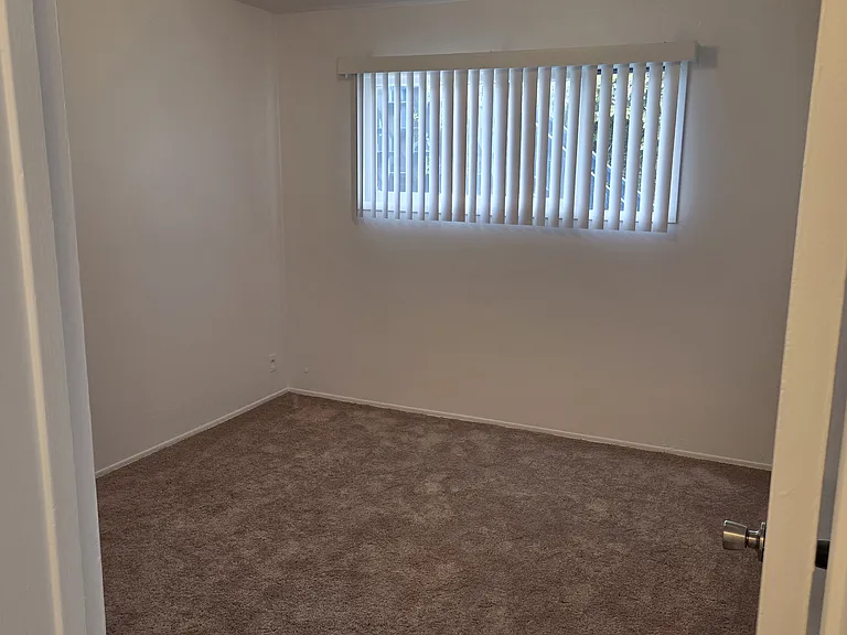 445 E Scott St #2 — Photo 11