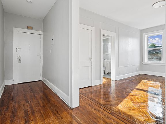 5th image of 90 Miller St APT 5