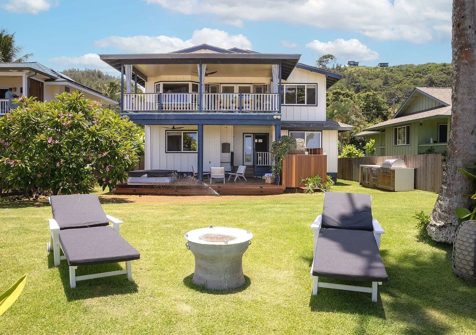 Ke Iki Beach Oceanfront 4 bed 3 bath luxury home | Available Now — Photo 2