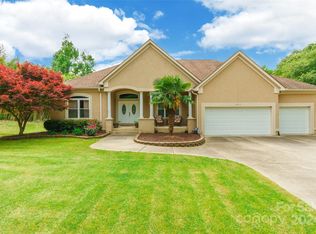 3205 Allenwood Rd, Charlotte, NC 28270