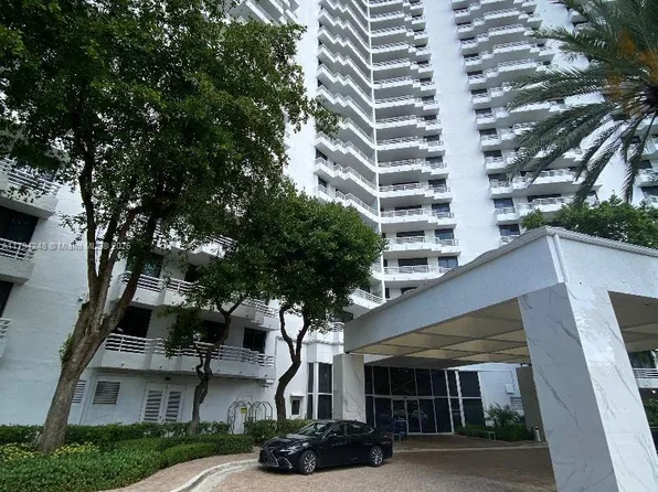 3300 NE 192nd St APT 612, Aventura, FL 33180