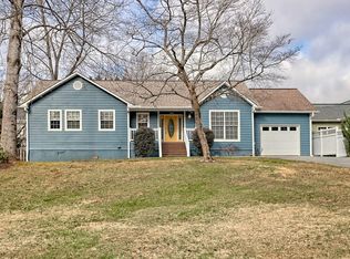 450 Long View Dr, Hiawassee, GA 30546