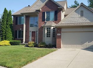 3804 Thornberry Ct, Rochester Hills, MI 48309