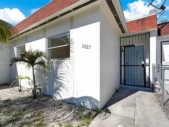2nd image of 3927 NW 207th Ln
