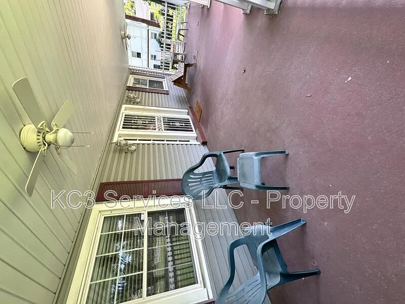 3 bed, 2.0 bath, 1878 sqft, $1,695 — Photo 4