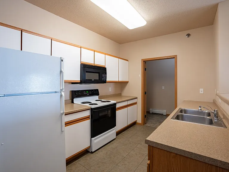 West Fargo, ND West Lake Apartments 11A | Kitchen