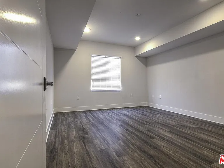 5030 Rosewood Ave #304 — Photo 15