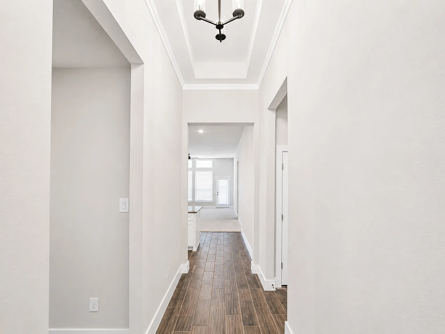 4 bed, 2122 sqft, $2,550 — Photo 3