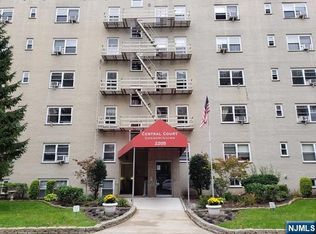 2205 N Central Rd APT 5B, Fort Lee, NJ 07024