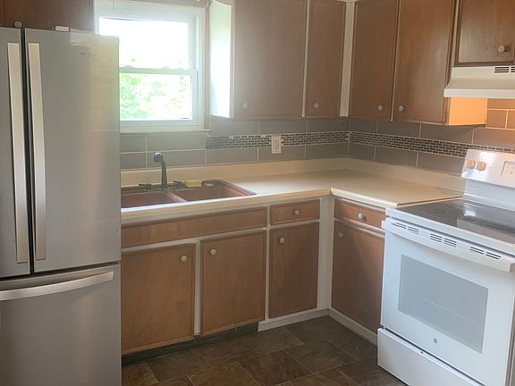 5th image of 1723 North Blvd