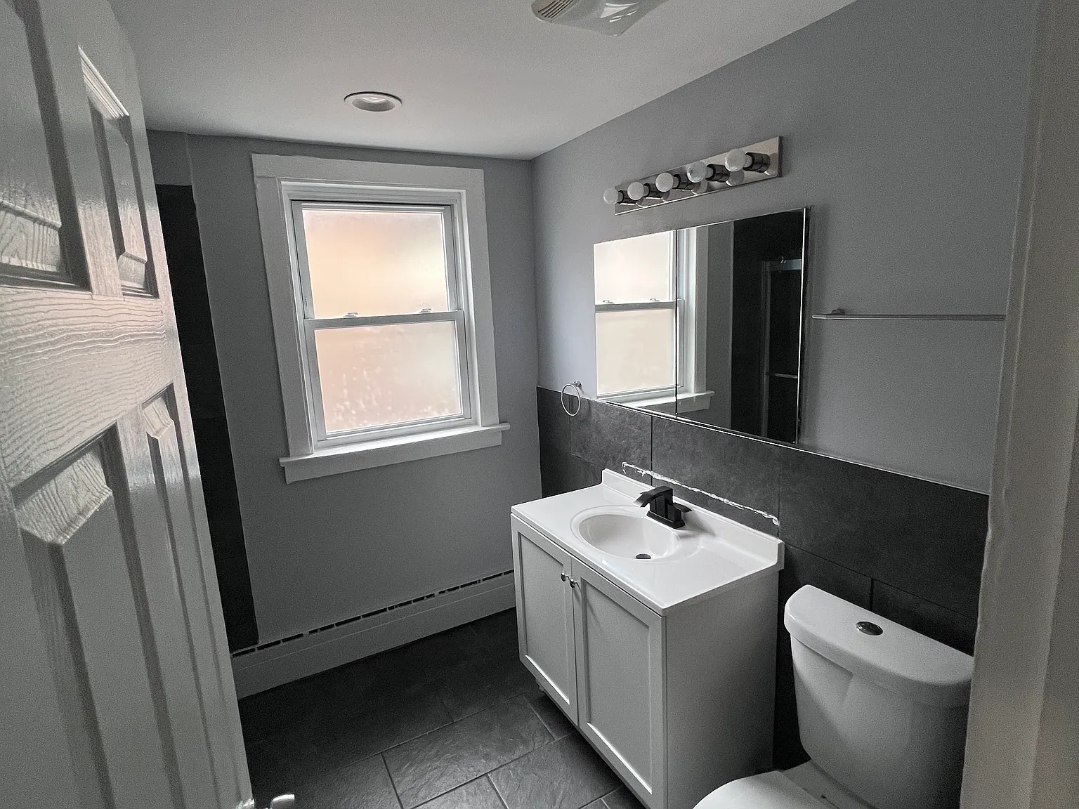 2 bed, 2000 sqft, $1,850 — Photo 4