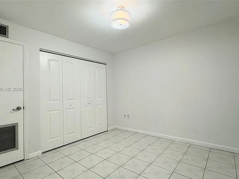 130 S Shore Dr #4B — Photo 22