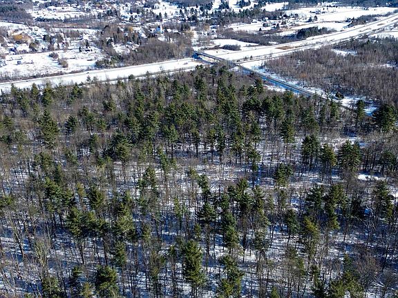 4th image of 450 Oak Hill Road