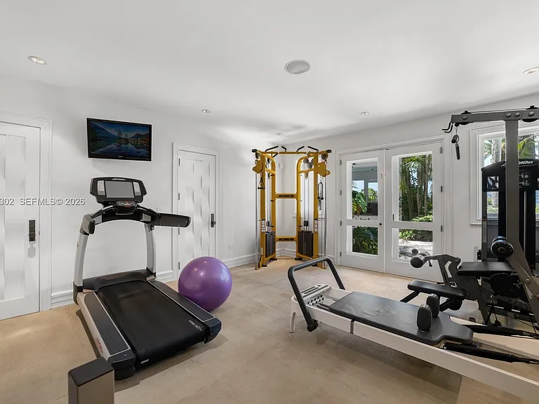 16 Palm Ave — Photo 32