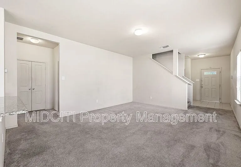 205 Tallow Trl — Photo 10