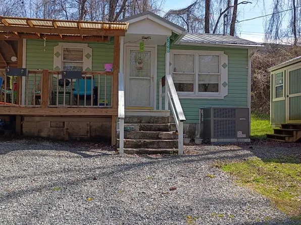 588 Franklin Grove Church Rd, Bryson City, NC 28713