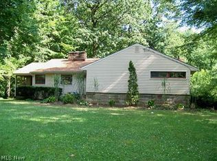 5745 Sherwood Forest Dr, Akron, OH 44319