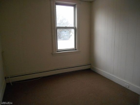 4th image of 322 Ringwood Ave #2